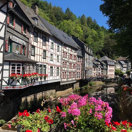 Apartment Am Fluss Im Haus An Der Rur Monschau Esterno foto