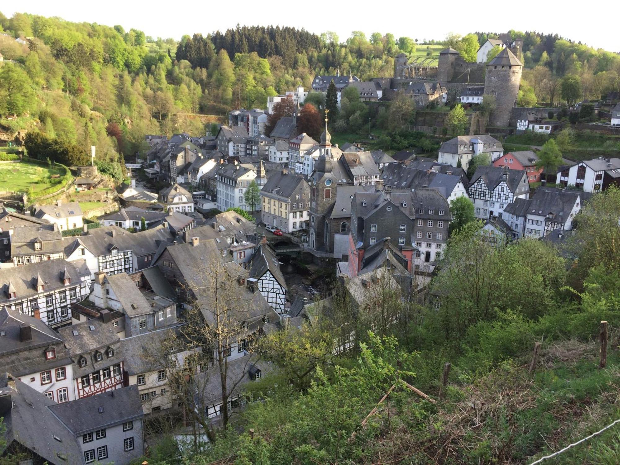 Apartment Am Fluss Im Haus An Der Rur Monschau Esterno foto