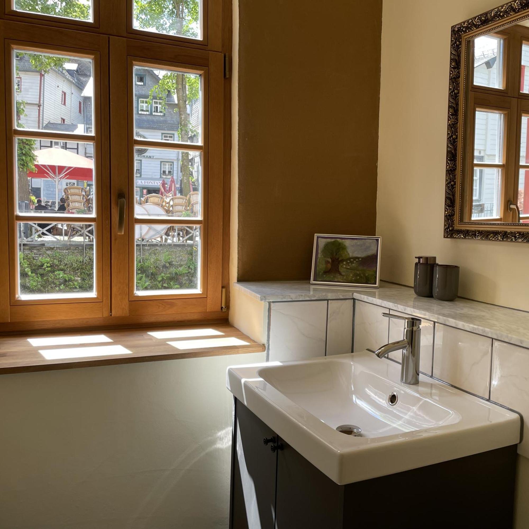 Apartment Am Fluss Im Haus An Der Rur Monschau Esterno foto